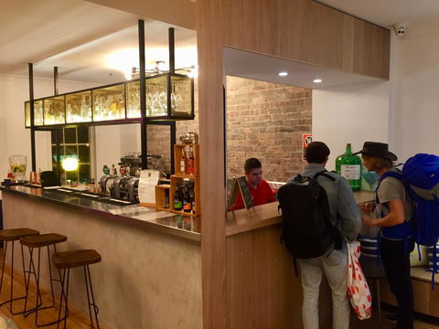 Mad Monkey Hostel Coogee Beach - Rental Cars 8