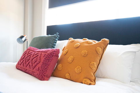 Horse And Jockey Hotel Homebush - Rental Cars 6