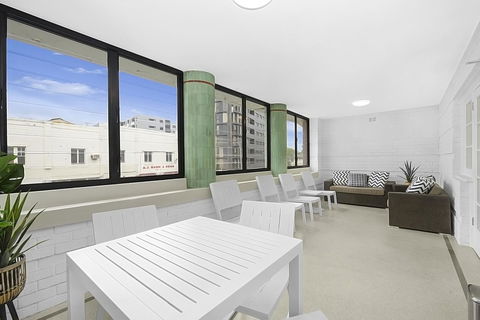 Horse And Jockey Hotel Homebush - Rental Cars 21