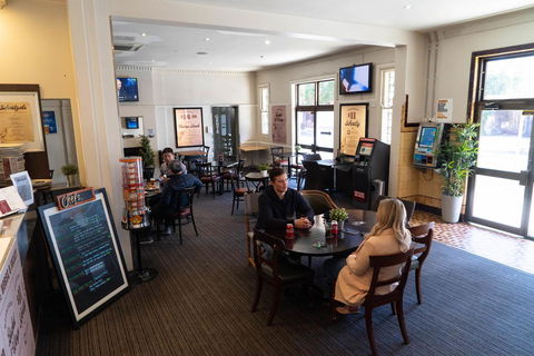 Horse And Jockey Hotel Homebush - Rental Cars 27