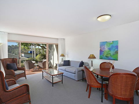 Charlesworth Bay Beach Resort - Rental Cars 43