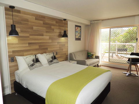 Charlesworth Bay Beach Resort - Rental Cars 32