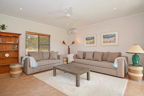 JE Guesthouse, Central To All The Hunter Valley Has To Offer - Rental Cars 2