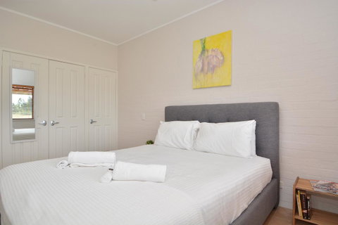 JE Guesthouse, Central To All The Hunter Valley Has To Offer - Rental Cars 24