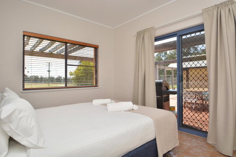 JE Guesthouse, Central To All The Hunter Valley Has To Offer - Rental Cars 30