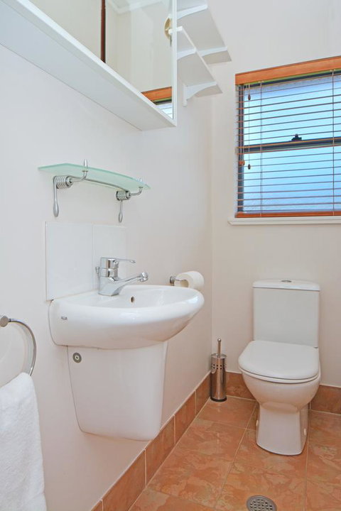 JE Guesthouse, Central To All The Hunter Valley Has To Offer - Rental Cars 19