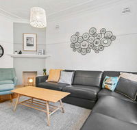Seaspray - Manly beach apartment close to the sand - Rental Cars