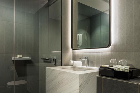 West Hotel Sydney, Curio Collection By Hilton - Rental Cars 4
