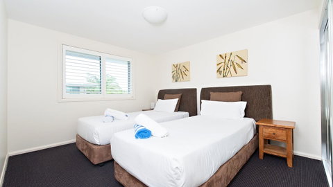 Pacific Blue, Salamander Bay - Rental Cars 22