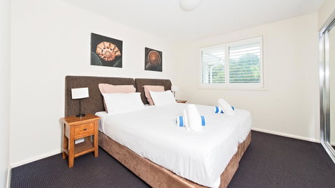 Pacific Blue, Salamander Bay - Rental Cars 15