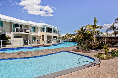 Pacific Blue, Salamander Bay - Rental Cars 0