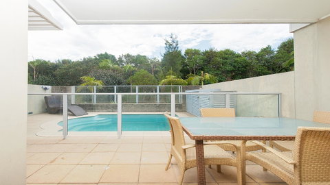 Pacific Blue, Salamander Bay - Rental Cars 26