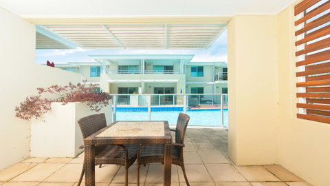 Pacific Blue, Salamander Bay - Rental Cars 4