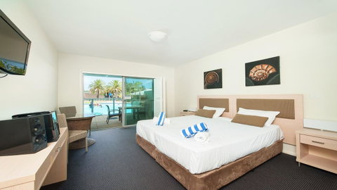 Pacific Blue, Salamander Bay - Rental Cars 43