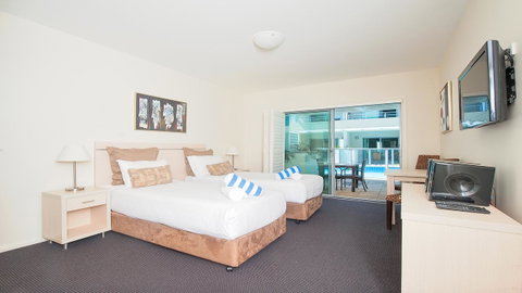 Pacific Blue, Salamander Bay - Rental Cars 7