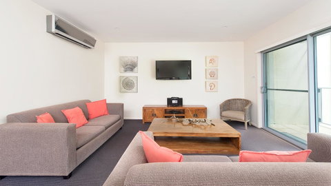 Pacific Blue, Salamander Bay - Rental Cars 27