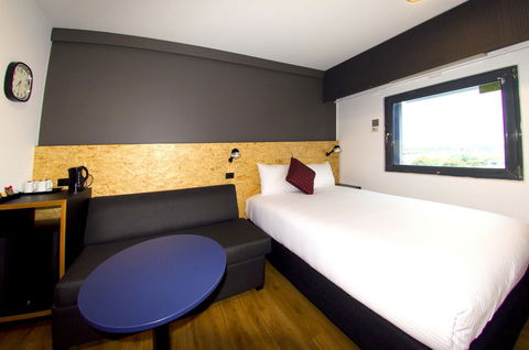 Ibis Budget Sydney East - Rental Cars 24