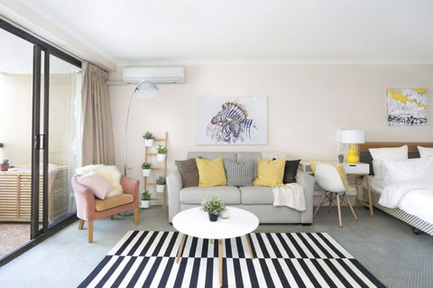 Paxsafe Sydney Hyde Park Budget Apartments - Rental Cars 8