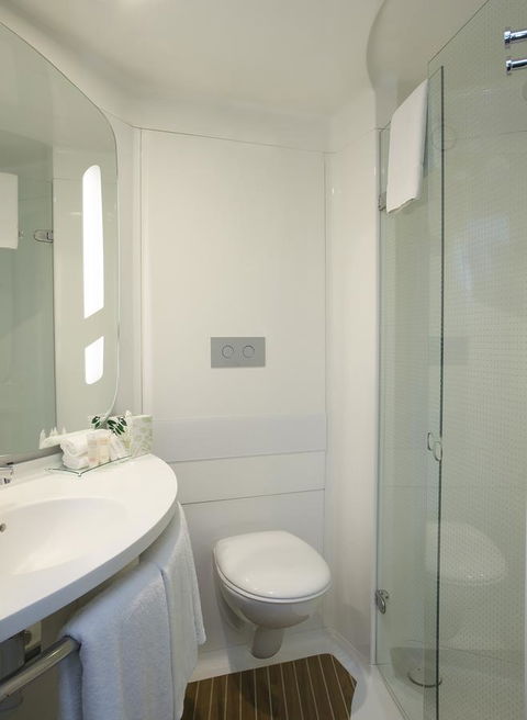 Ibis Sydney Airport - Rental Cars 2