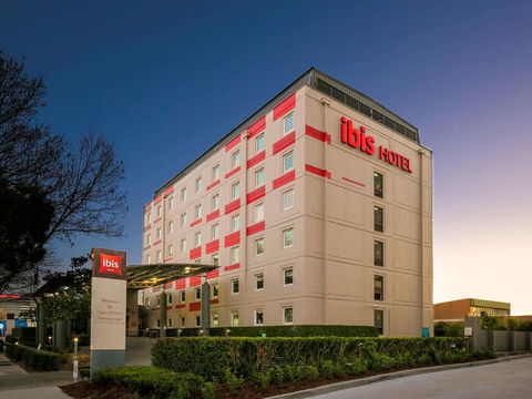 Ibis Sydney Airport - Rental Cars 3
