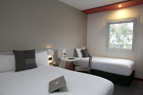 Ibis Sydney Airport - Rental Cars 6