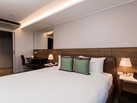 The Branksome Hotel & Residences - Rental Cars 5