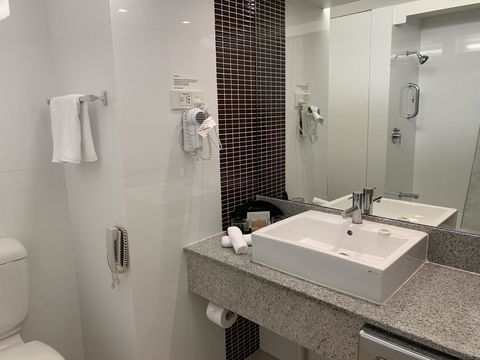 The Sydney Boulevard Hotel - Rental Cars 5