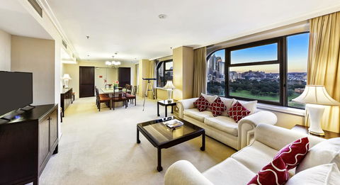 The Sydney Boulevard Hotel - Rental Cars 4