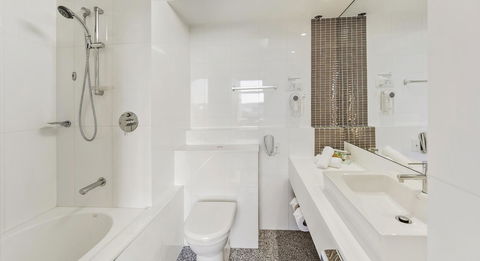 The Sydney Boulevard Hotel - Rental Cars 6