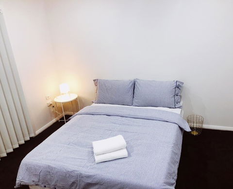 44A Adelaide Street - Rental Cars 1