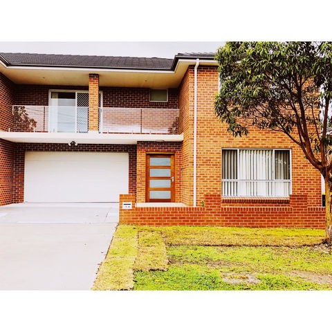 44A Adelaide Street - Rental Cars 6