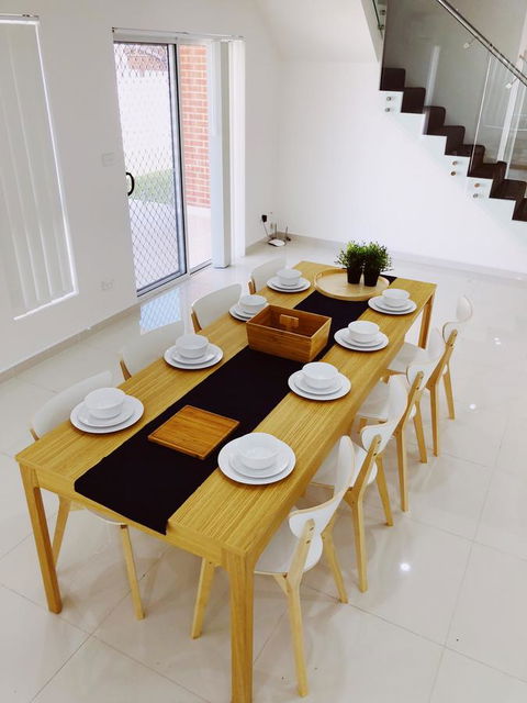 44A Adelaide Street - Rental Cars 3