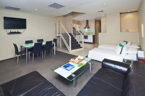 Best Western Plus Hotel Stellar - Rental Cars 3