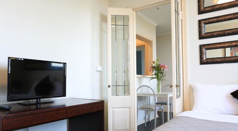 Little Coogee Hotel - Rental Cars 10