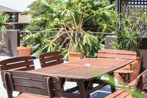 Little Coogee Hotel - Rental Cars 4
