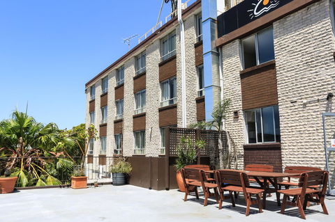 Little Coogee Hotel - Rental Cars 2