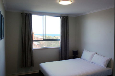 Little Coogee Hotel - Rental Cars 24