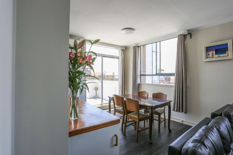 Little Coogee Hotel - Rental Cars 19