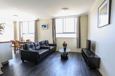 Little Coogee Hotel - Rental Cars 20
