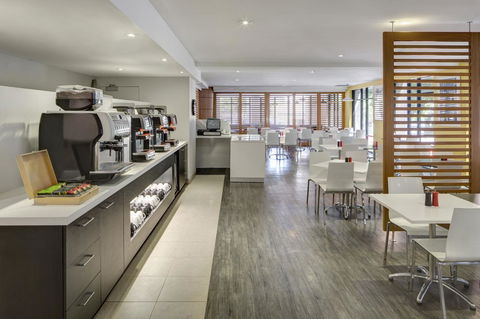 Ibis Styles Sydney Central - Rental Cars 6