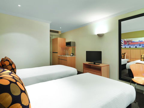 Ibis Styles Sydney Central - Rental Cars 14