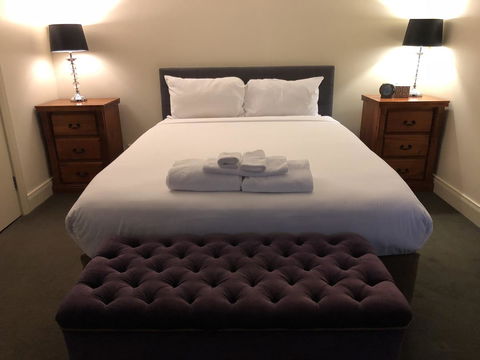 Sydney Harbour Bed And Breakfast - Rental Cars 32