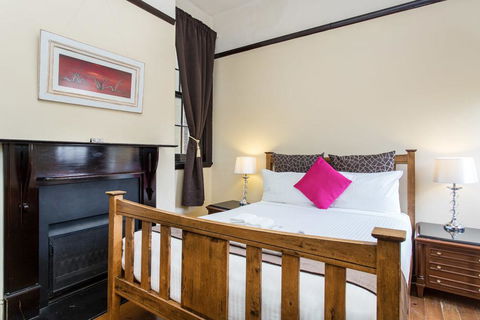 Sydney Harbour Bed And Breakfast - Rental Cars 20