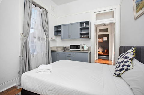 Sydney Harbour Bed And Breakfast - Rental Cars 8