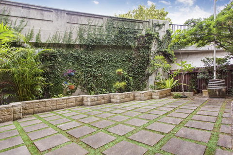 Sydney Harbour Bed And Breakfast - Rental Cars 43