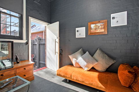 Sydney Harbour Bed And Breakfast - Rental Cars 9