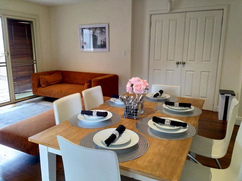 Sydney Harbour Bed And Breakfast - Rental Cars 22