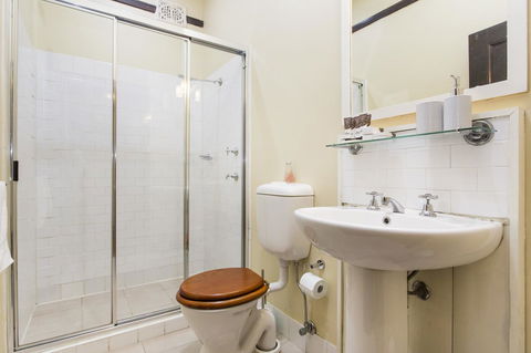 Sydney Harbour Bed And Breakfast - Rental Cars 36