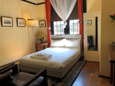 Sydney Harbour Bed And Breakfast - Rental Cars 33