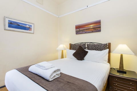 Sydney Harbour Bed And Breakfast - Rental Cars 26